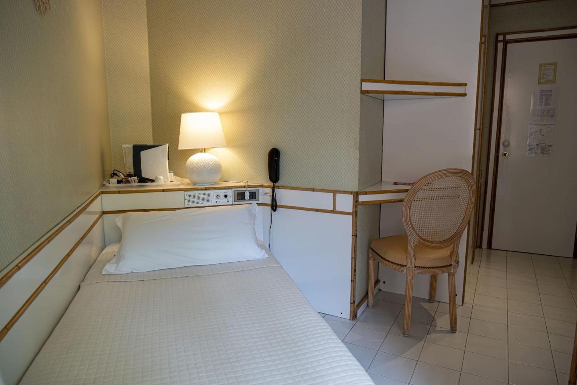 Hotel President - Vintage Hotel In Centro Ριτσόνε Δωμάτιο φωτογραφία
