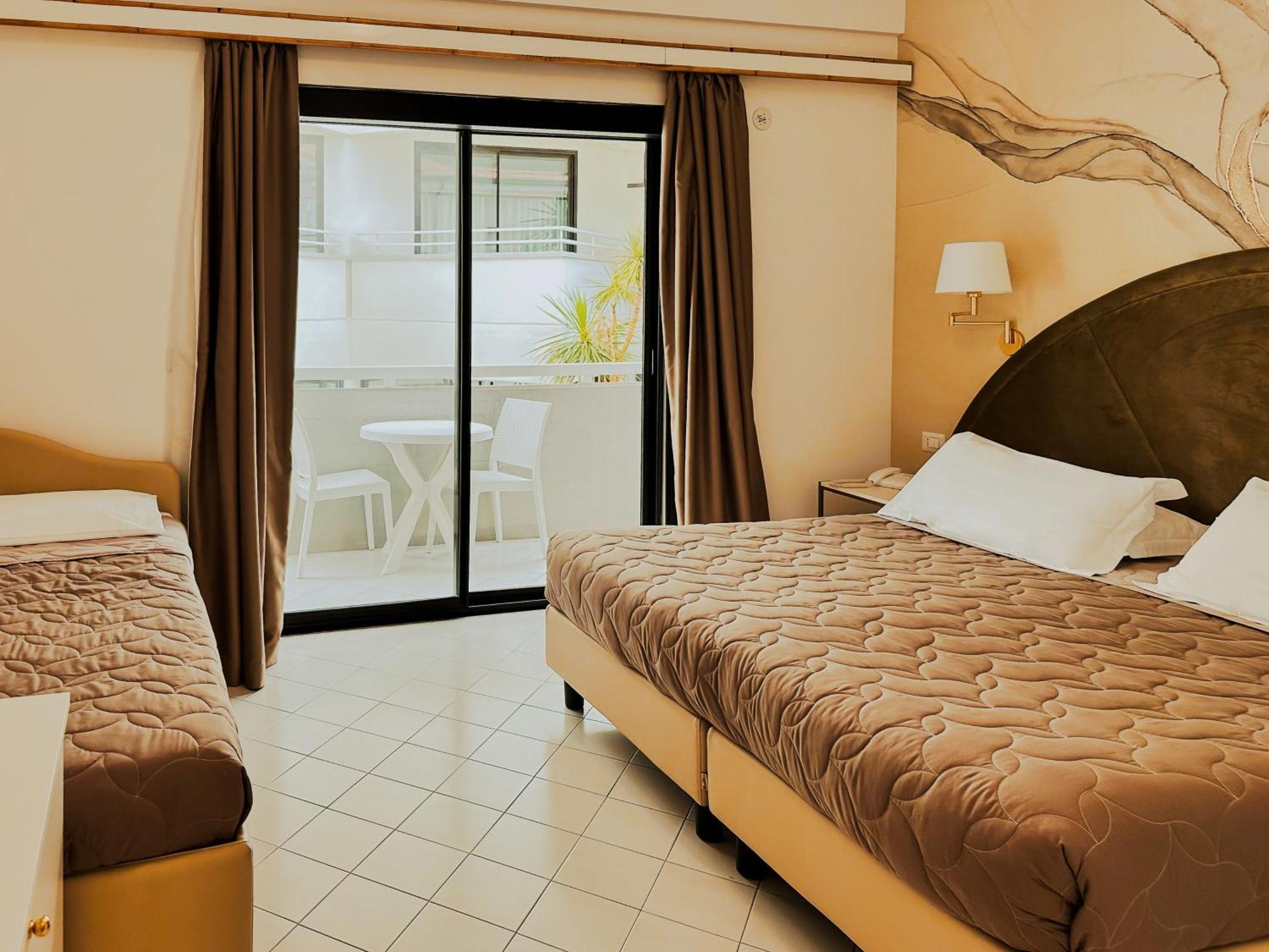 Hotel President - Vintage Hotel In Centro Ριτσόνε Εξωτερικό φωτογραφία